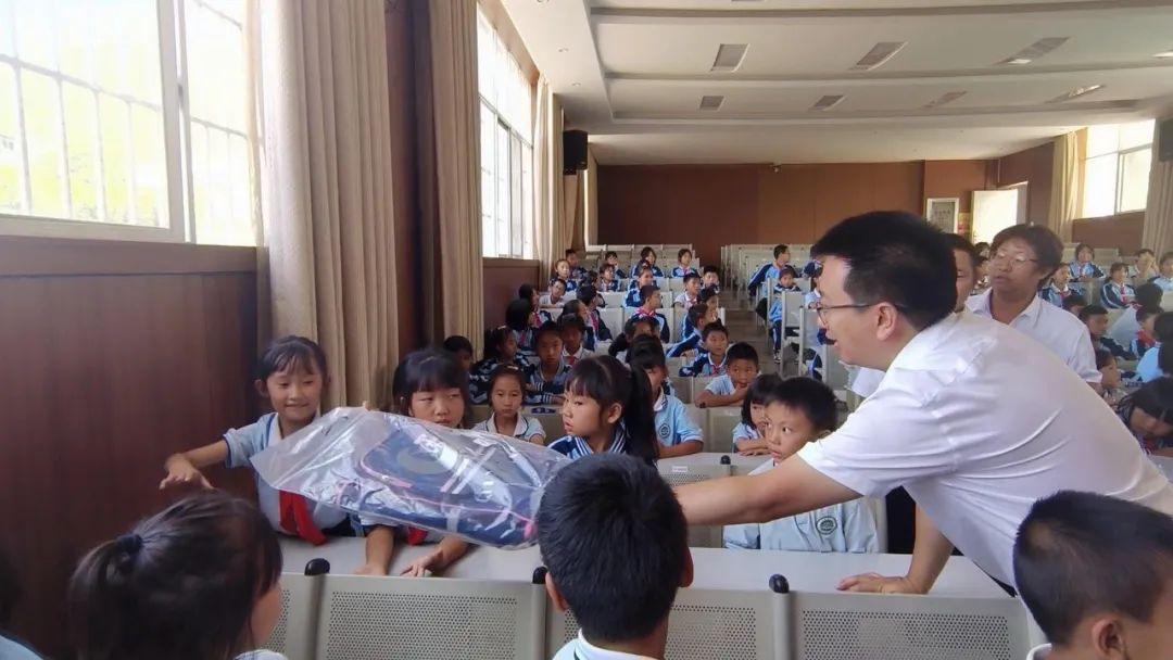 感谢"团团" !宁洱留守儿童和困境儿童收到"心愿单"